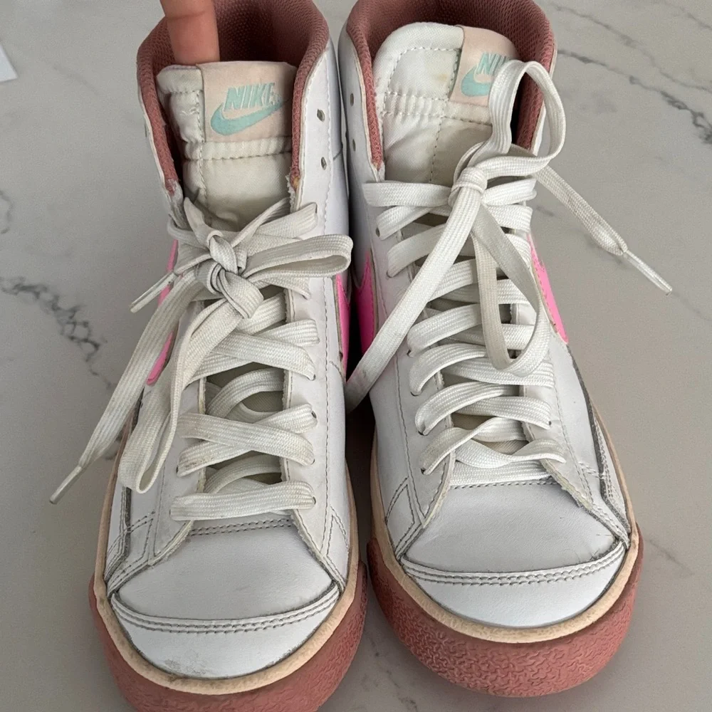 Nike White and Pink Kids Sneakers